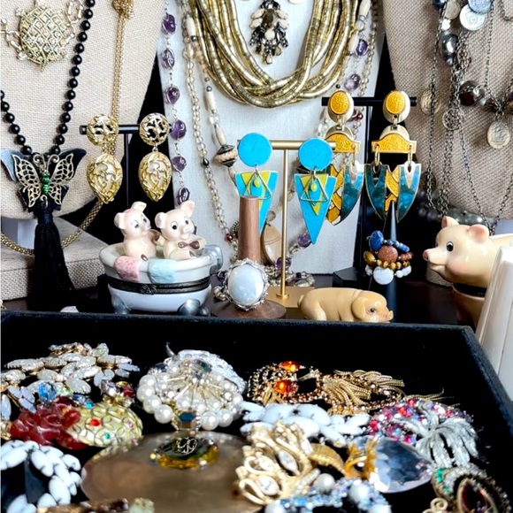 WEDNESDAY 5-28 Vintage Jewelry - Picture 7 of 11